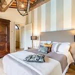 Villa Il Conte, Traditional Tuscany 3 Bedrooms Luxury With Private Pool And In
